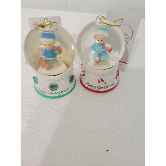 Precious Moments Merry Christmas Mini Snow Globes Set - Picture 8 of 9